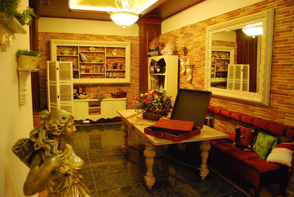 2 Kitarrat Boutique Hotel & Spa Дуррес Екстер'єр фото