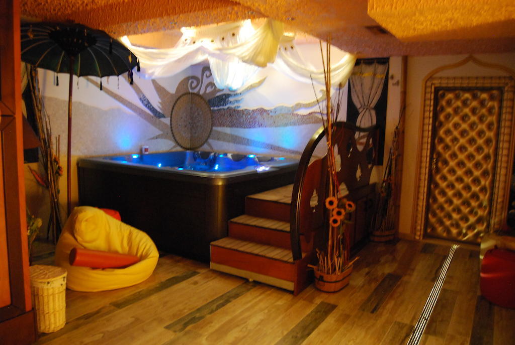 2 Kitarrat Boutique Hotel & Spa Дуррес Екстер'єр фото