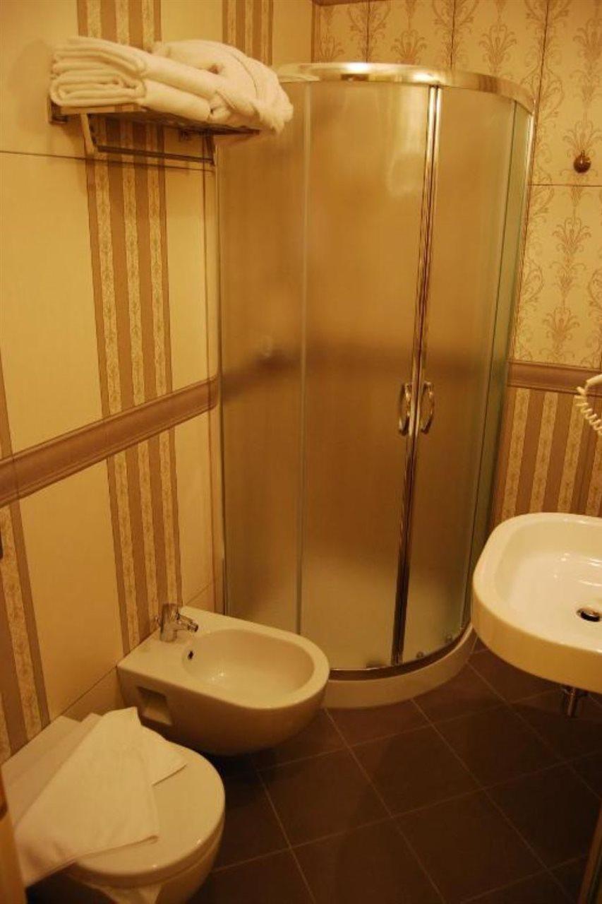 2 Kitarrat Boutique Hotel & Spa Дуррес Екстер'єр фото