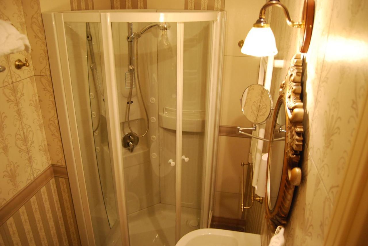 2 Kitarrat Boutique Hotel & Spa Дуррес Екстер'єр фото