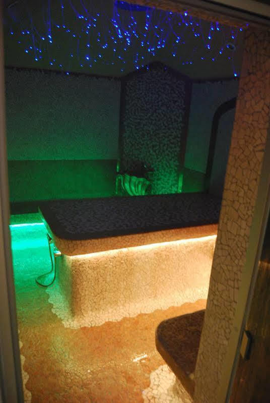 2 Kitarrat Boutique Hotel & Spa Дуррес Екстер'єр фото