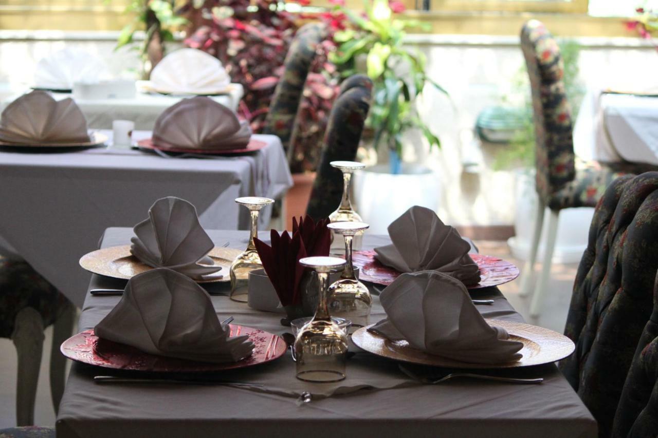 2 Kitarrat Boutique Hotel & Spa Дуррес Екстер'єр фото